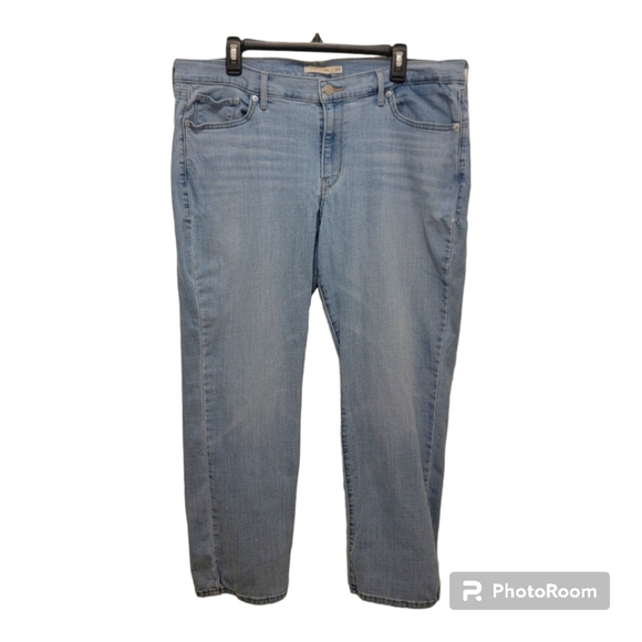 Levi Strauss Jeans, 414 CLASSIC STRAIGHT WOMEN'S JEANS (PLUS SIZE) - Picture 1 of 7